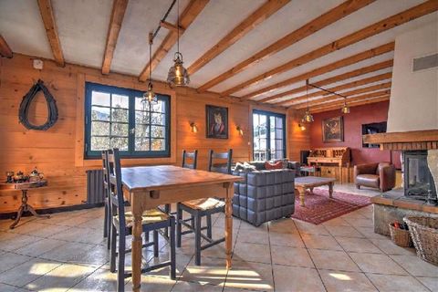 Away from the hustle and bustle of central Morzine, this charming apartment is just the ticket. The property is in a pretty, traditional chalet in which there are just five apartments and the slopes, the mountains and the village are just a short dri...