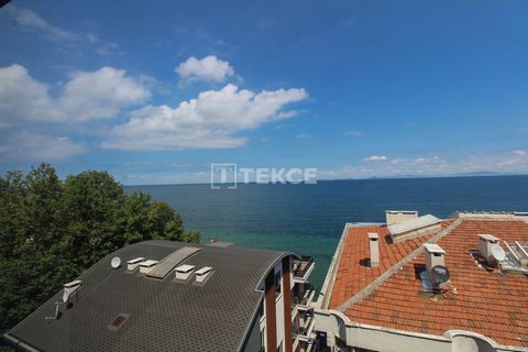 Appartement 4 Chambres Avec Vue Panoramique Sur Mer à Yalova L'appartement est situé dans la région de Çınarcık, à Yalova, en Turquie. Çınarcık est une destination de vacances populaire, offrant un long littoral et des trajets en ferry depuis İstanbu...