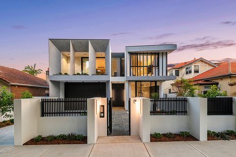 Without a doubt, this architecturally curated abode stands out as one of the finest offerings in Strathfield. The residence is an entertainer's dream, showcasing the pinnacle of contemporary luxury, enriched with state-of-the-art features and advance...