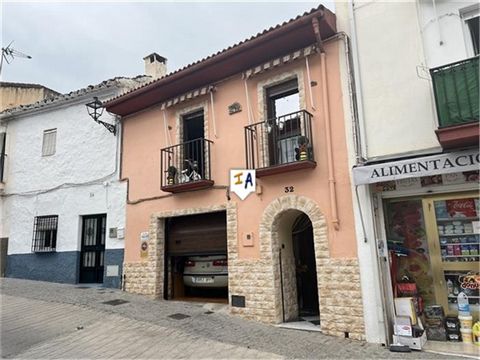 Dieses hochwertige, charaktervolle Reihenhaus mit 3 Schlafzimmern, 2 Bädern, Garage, Pool und Außenbereichen befindet sich in der beliebten historischen Stadt Alcala la Real im Süden der Provinz Jaén in Andalusien, Spanien. Sie haben Parkplätze auf d...