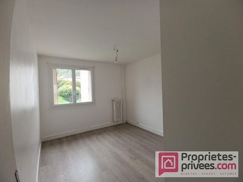 Appartement Idéal pour un premier achat ou pour un profil investisseur en recherche de revenu locatif, situé Rue de Chalezeule dans une copropriété sécurisée sans ascenseur. Il se compose d'une entrée avec nombreux placards, d'une cuisine séparée ave...