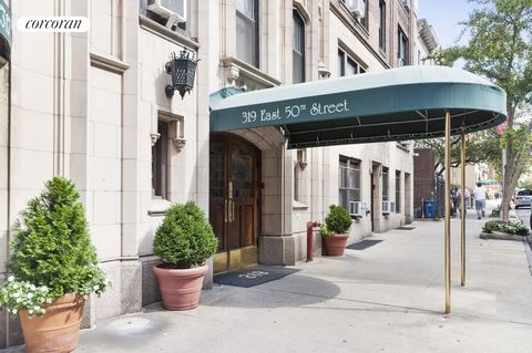 319 E 50th Street, apt 9-E Beautiful One Bedroom with home office in Beekman! First offering: $689,000 Maintenance $1,809 This corner prewar gem boasts triple exposure and a grand open kitchen. It has northern, eastern and southern exposures which al...