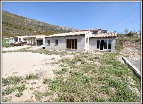 Demandolx Gorges du Verdon, maison individuelle avec large garage Video disponible. Visite 3 et 4 juillet 7 et 8 aout