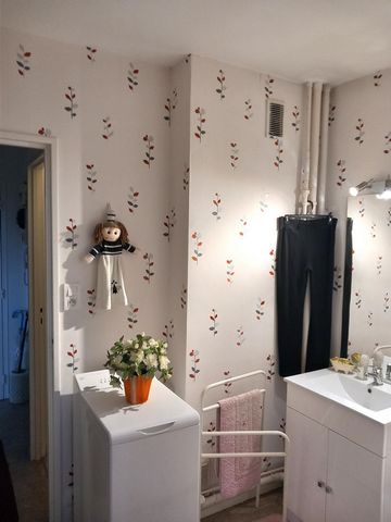 Appartement libre au 5ème étage avec ascenseur et cave