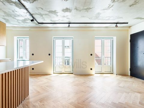 Se está à procura de um apartamento T2 novo para arrendamento em Campo de Ourique, temos uma proposta irresistível que conjuga localização, conforto e modernidade. Imagine viver num imóvel com 83m² de área útil, inserido num edifício recente com elev...