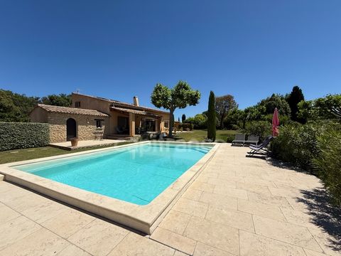 Maison à vendre 293 m2, piscine, atelier parcelle de 7600 m2 LOURMARIN (84)