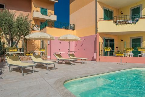 This cosy 1-bedroom holiday home in Santa Teresa Gallura is close to a white sandy beach and is perfect for beach vacationers. It can sleep 4 people and is ideal for a family or group. The home features include a shared swimming pool, where you can t...