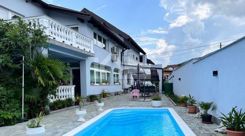 Location: Zagrebačka županija, Bistra, Oborovo Bistransko. For any additional questions, please call EXCLUSIVELY on the number 0916218391. A luxury house is for sale in Oborovo Bistranski. The house, with a gross area of ​​576.26 m2, consists of a gr...