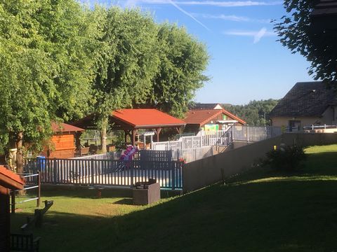 Camping paisible au coeur du village