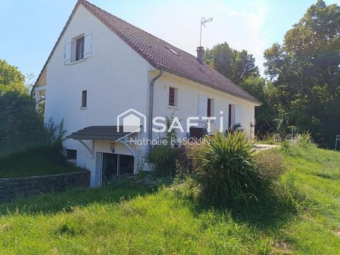 A buxy, jolie maison familiale sur sous sol avec chambre en rez de chaussée.