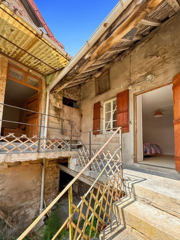 Maison à rénover de 93 m2 à DRACY LES COUCHES