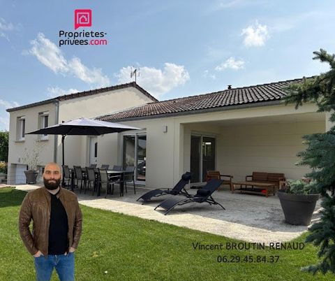 Venez découvrir en exclusivité cette très jolie maison sur la commune de Saint-Lyé au prix de 297500 euros frais d'agence inclus honoraires à charge vendeur. Une fois la porte d'entrée passée, vous découvrirez une très belle pièce de vie de plus de 5...