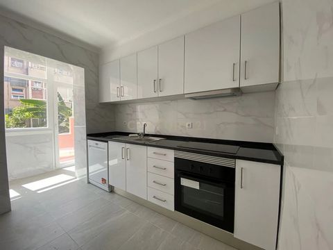 Excelente oportunidade! Apartamento T2 totalmente renovado e equipado, com um terraço exclusivo de 60m², localizado numa cave com boa luz natural. Conforto, espaço e localização privilegiada numa só casa! Características principais : 70m² em área int...