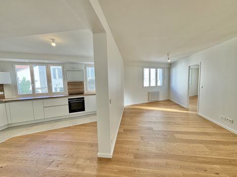 Maison au coeur de Beaurivage avec 2 garages.