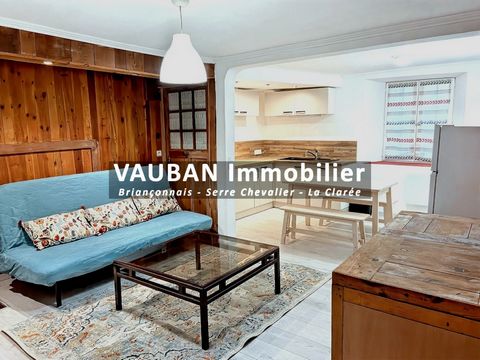 APPARTEMENT T2 + GRENIER CITE VAUBAN BRIANCON Vous recherchez un pied à terre à la montagne et/ou souhaitez louer votre appartement ? Situé au premier étage, cet appartement rénové est composé d’un séjour avec cuisine équipée, d’une grande chambre et...