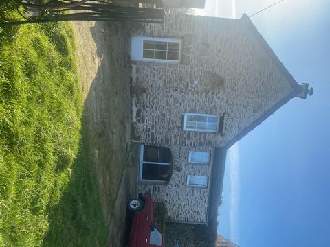 Petite maison de caractère en pierre du pays