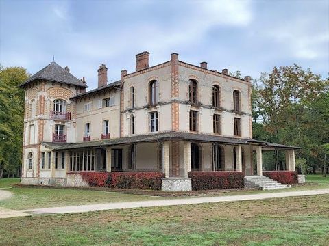 Castle for sale in Sologne Reception property with hunting territory Located 1h30 from Paris, 4 km from an exit of the A71, 8 km from Lamotte-Beuvron In the heart of the Sologne des étangs, in the heart of the Golden Triangle This Château is built on...