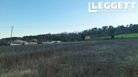 A18547RB24 - Building plot. Plot in the middle of 2 other buildings plots. With positive CU Information about risks to which this property is exposed is available on the Géorisques website : https:// ...