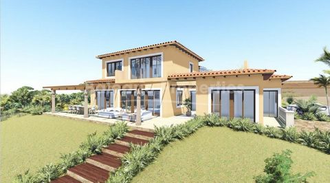 Spacious plot with license for building a rustic villa near Calvia Located in the peaceful area of Son Font near Calvia, is this last remaining building plot; at around 4.700m2 it comes complete with license to build a property of 250m2 and enjoys wo...