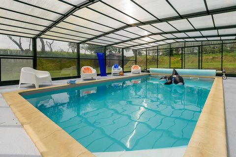 This holiday home in Plouguin comes with 5 bedrooms and can host 12 guests. Ideal for many families travelling together for holiday, the property features 3 separate houses and a private heated pool. You don’t have to go far for a day of sunbathing o...