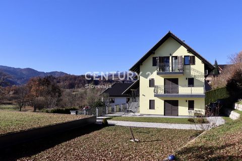 Mediamos en la venta de un exclusivo apartamento a tiro de piedra del lago Bled (aprox. 1000 metros) La casa tiene 7 apartamentos, los apartamentos son adecuados para 3-12 personas. En total, el apartamento tiene capacidad para 35 personas. La casa t...