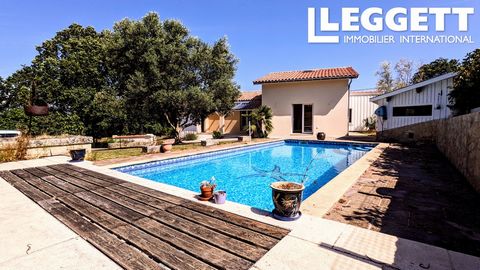 A23675FLV33 - Discover the charm of country living while remaining close to Bordeaux in this approximately 135m2 stone house, completely renovated with high-quality amenities, offering excellent energy efficiency. This elegant 4-bedroom house provide...