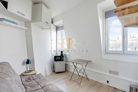 Paris 9th - Square Montholon BR IMMOBILIER presents a bright STUDIO of 10m2 located on the top floor with ELEVATOR of a beautiful OLD building in cut stone. It consists of a living room with a kitchenette area and a shower room with a real toilet. Th...