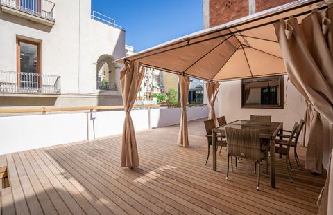 Beautiful apartment completely renovated with large terrace in Vila de GrÃ cia. The night area consists of 2 double bedrooms (one of them master suite with dressing room), 1 single bedroom/study and a complete bathroom. The day area consists of a lar...