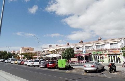 Local with two bathrooms located on the -1 floor of the El Trébol Shopping Center. Start your business idea in this place that enjoys very good possibilities. *For security this asset does not allow visits. The offer is subject to errors, price chang...