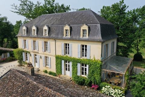 The wine estate benefits from a wonderful exposure with a splendid view over the Dordogne valley, at 10 kilometres south of the city of Bergerac and 7 km from its airport (5 minutes) with flights to England, Netherlands, Belgium, PARIS. By car: 1h15m...