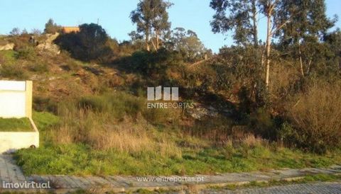 Plot of land for construction with 700m2. Ref.:VCM07906 BETWEEN DOORS Founded in 2004, the ENTREPORTAS group over 15 years old, is a leader in real estate mediation in the markets in which it operates, offering a quality and innovative service. ENTRE...
