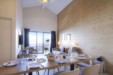 Résidence Prestige L'Eclose is a new, stylish residence with contemporary and comfortably furnished apartments. A few larger, connected chalets accommodate apartments of various sizes. Built with plenty of wood, natural stone and quality materials in...