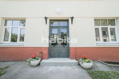 Four or five-room apartment for sale (possible redevelopment) on a quiet and pleasant street. Located on the 3rd floor. Nearby is the renovated Kobe garden, dentistry, several restaurants, schools, shops, hospital, and the renovated Ågenskalns market...