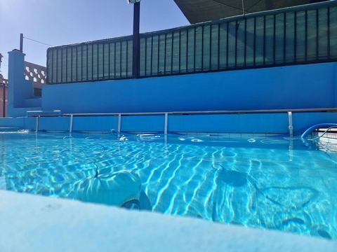 Stel je voor dat je elke dag wakker wordt in een huis in de rustige omgeving van Son Sardina, op slechts 10 km van het strand. Dit droomhuis biedt u het beste van twee werelden: de sereniteit van een landelijke urbanisatie en het gemak van gemakkelij...