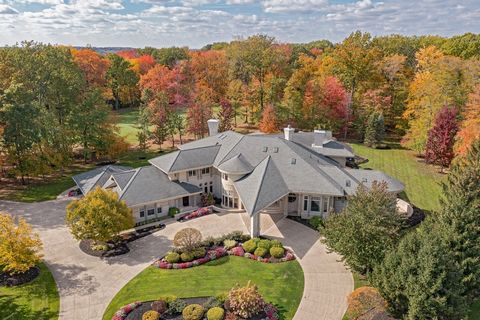 Nestled on 2.6 acres between the 13th and 14th fairways of Barrington, sits one of the most spectacular properties ever offered within this gated community. From the multiple sandstone patios to the soaring ceiling heights, to the resort-style indoor...