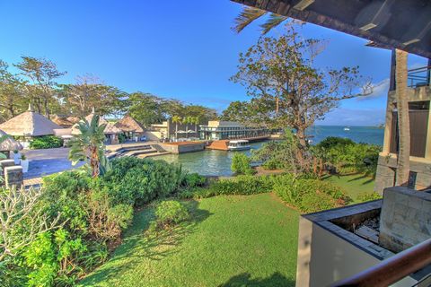 Nestenn è lieta di offrirvi questo grande appartamento di lusso al primo e ultimo piano con vista sul mare senza ostacoli. Immersa in un magnifico complesso, questa unità completamente arredata si trova a pochi passi dai vari servizi della proprietà....