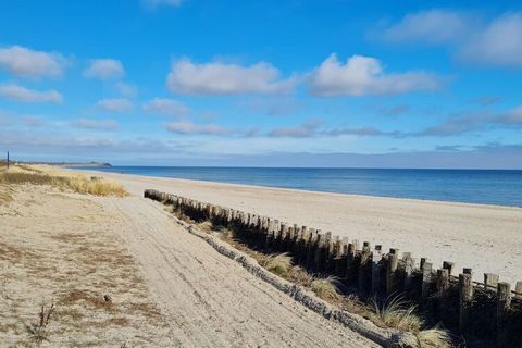 Dom na plaży zasługuje na swoją nazwę, ponieważ jest naprawdę położony bezpośrednio przy plaży/morzu. Wyjątkowa lokalizacja w nadbałtyckim kurorcie Olpenitz.