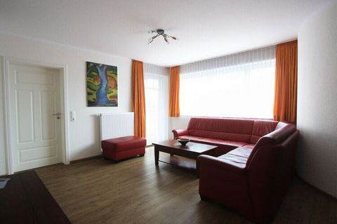 Wysokiej jakości apartament wakacyjny w doskonałej lokalizacji blisko plaży z trzema sypialniami, dwiema łazienkami, 2 balkonami słonecznymi i kabiną cieplną.