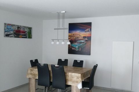 Die Ferienwohnung verfügt über eine vollausgestattete Küche mit Geschirrspühler, Dolce-Gusto Kaffeemaschine, Toaster etc. WLAN, grosser Flachbildschirm, Bad / Dusche, Doppelbett 180 x 200 cm Der 8 m2 große Balkon mit Blick auf Todtmoos und die bewald...