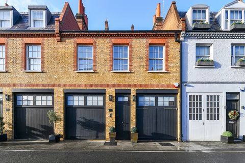 Verenigd Koninkrijk Sotheby's International Realty presenteert met trots dit prachtige stallenhuis in het hart van Chelsea. Gedefinieerd door ongeëvenaarde elegantie, beslaat het zorgvuldig ontworpen huis met drie slaapkamers en drie badkamers in het...