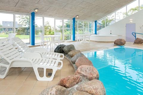 Bork Havn Feriecenter Maisons de vacances confortables sur 2 étages avec terrasse privée. Tennis de table, billard, bain à remous et bain turc sont quelques-unes des installations que nous pouvons offrir. Le centre de vacances est entouré d'une zone ...