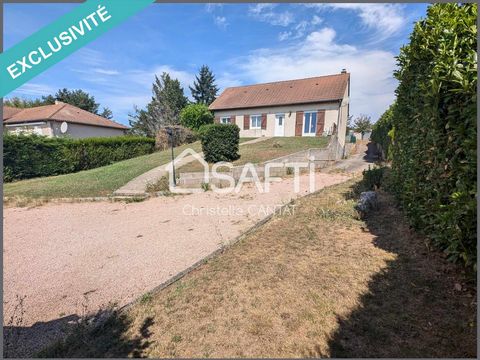 Située dans la charmante commune de Quinssaines (03380), cette maison bénéficie d'un environnement paisible sans vis-à-vis. Proche des commodités du quotidien tel que commerces locaux, écoles et services. Sur un terrain de 2 213 m², cette maison de 1...