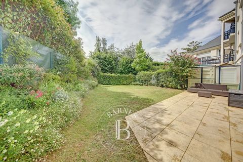 Your BARNES agency has the exclusive listing of this 2-bed apartment in immaculate condition with access to a magnificent 115m² (1,076 sq ft) south-facing private garden with no overlook planted with trees and flowers. Situated on the edge of the gro...