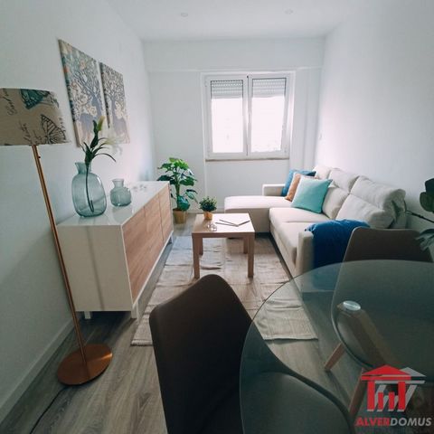 Pleasant T1+1 in São Domingos de Benfica Family-friendly, residential neighborhood with several points of commerce and services. Traditional commerce, design and furniture shops, cafes and restaurants Central area, easy access, proximity to public tr...