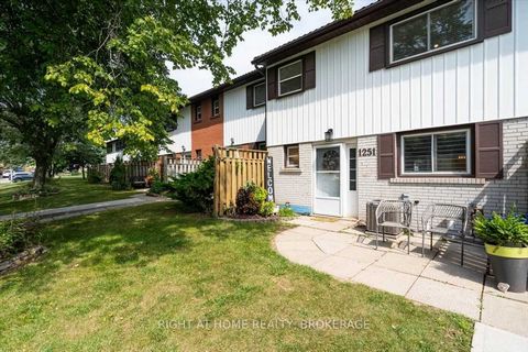 Perfect home for first-time homebuyers! Located in the central area of College Park, this townhouse is located on a quiet family-friendly street where you can walk to the local elementary (0.3km) and high school (0.5km). Comes with one of the lowest ...