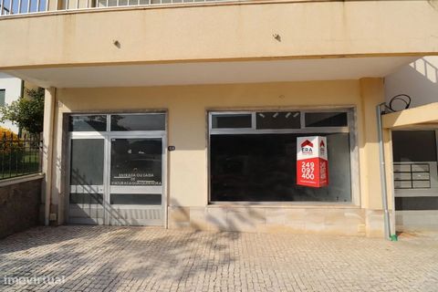 Shop intended for trade with the area of 137m2 in the city center of Ourém near services and school. Excellent business opportunity.