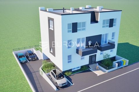 Zagreb, Špansko, quality three-room apartment on the 1st floor of a modern new building with a surface area of 63 m2. The apartment is located in a new residential building with only 5 tenants. Built according to medium and high standards, thermo-iso...