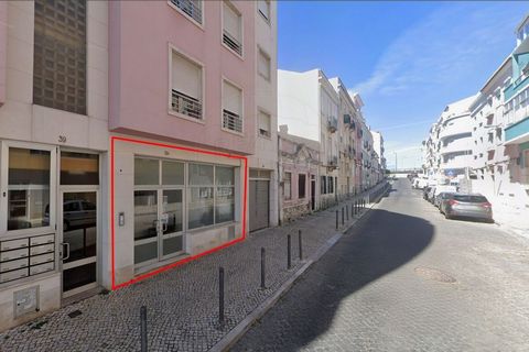 Store for sale at Rua Dr Álvaro de Castro Store with 74m² located on Rua Dr. Álvaro de Castro with a large window that provides good natural lighting. It has 2 BATHROOMS, 2 PARKING SPACES and a TERRACE at the back of the store... Excellent opportunit...