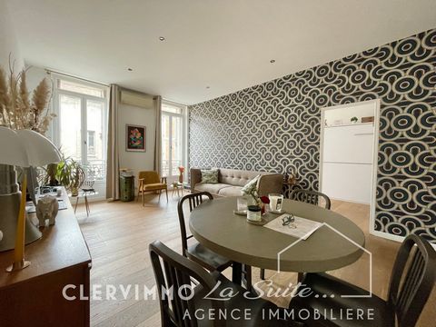 Located in the highly sought-after area of La Joliette. CLERVIMMO La Suite offers you this T3 apartment of 81 M2 with high ceilings completely renovated. Crossing and bright, the apartment leads us either to a semi-open fitted kitchen or to a large b...