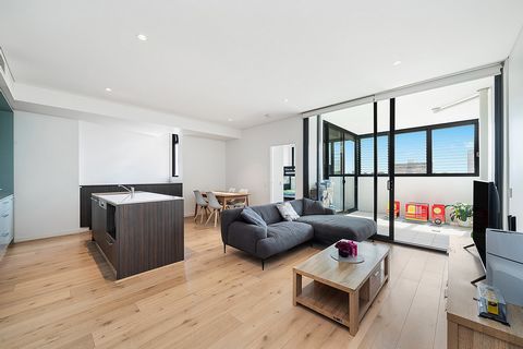 Experience a harmonious blend of modern design, superior finishes, and natural light in this stunning 2-bedroom apartment, located in the heart of the vibrant Strathfield CBD. It is an amazing opportunity for first home buyers, investors, or downsize...